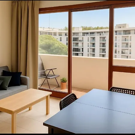 Apartmán Avec Balcon, Piscine Et Garage Prive