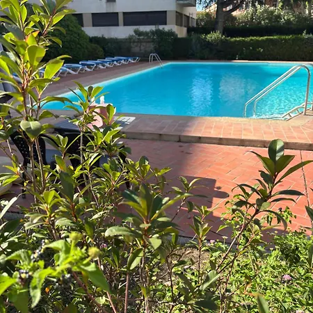 Avec Balcon, Piscine Et Garage Prive 公寓 *