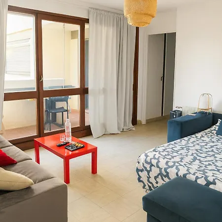 Avec Balcon, Piscine Et Garage Prive Apartament