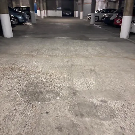 Avec Balcon, Piscine Et Garage Prive ペルピニャン