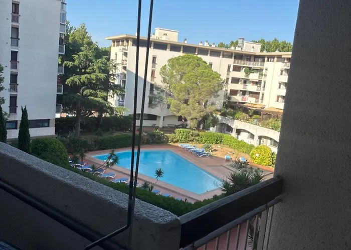 Avec Balcon, Piscine Et Garage Prive Apartman