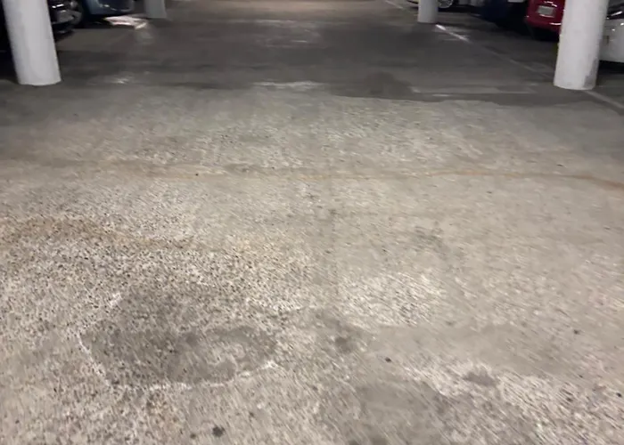 Avec Balcon, Piscine Et Garage Prive ペルピニャン