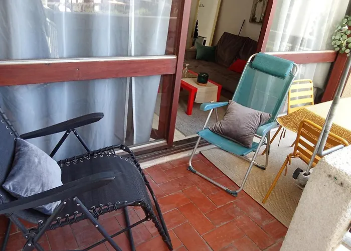 Avec Balcon, Piscine Et Garage Prive * Perpignan