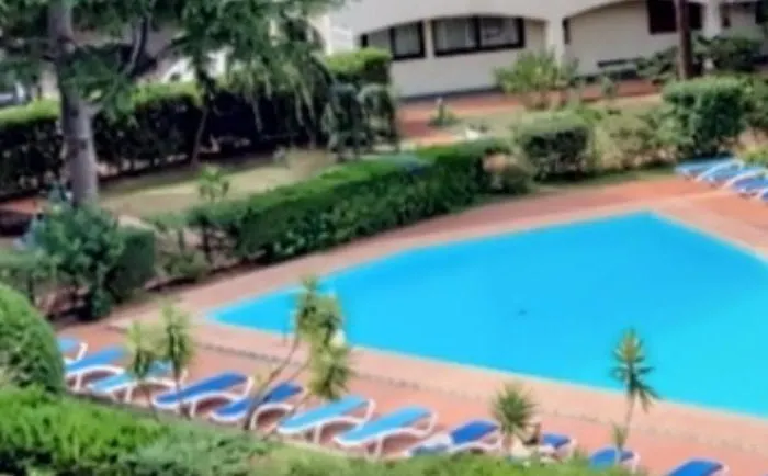 Apartman Avec Balcon, Piscine Et Garage Prive